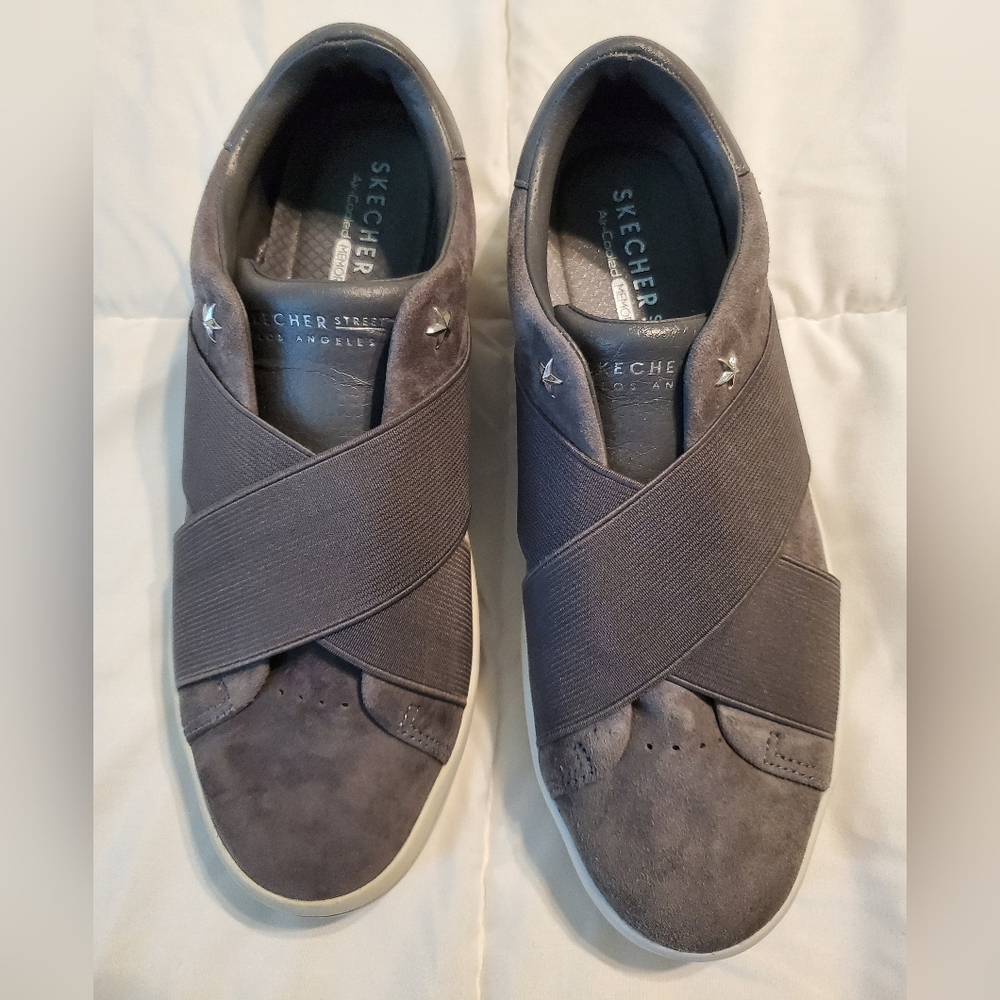Skechers Street, air cooled, memory foam shoes Dark Gray Slip-On Sneakers size 7